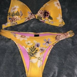 WORN ONCE TRIANGL BIKINI
